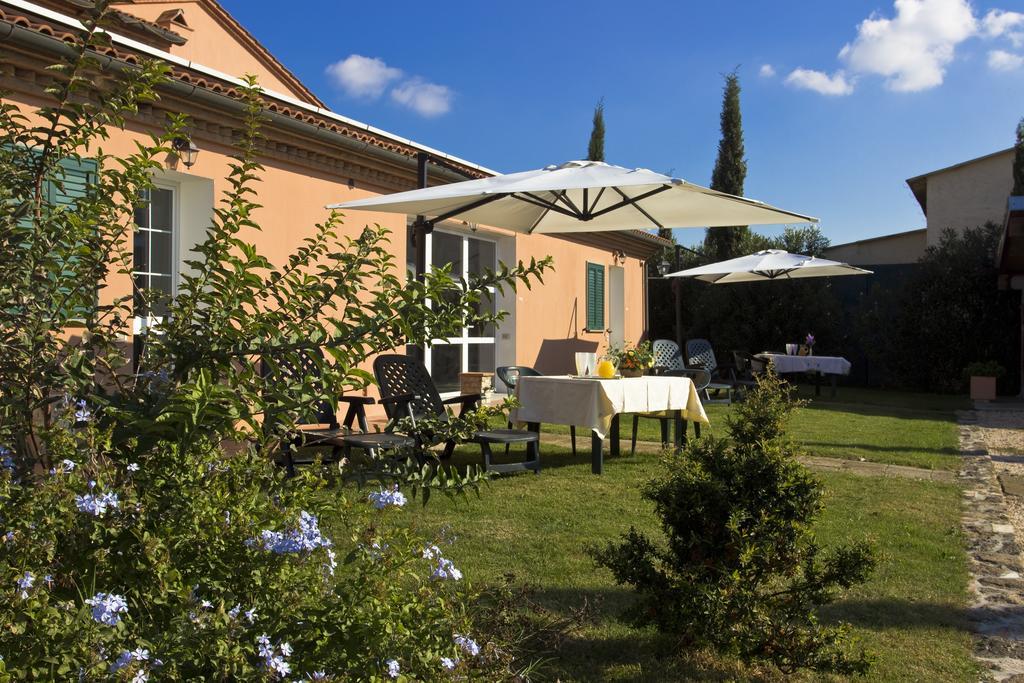 Agriturismo Ferruggini Болгери Экстерьер фото